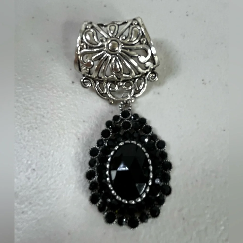 Elegant Silver toned scarf slide/bail  with Black Pendant - scarf jewelry NWOT